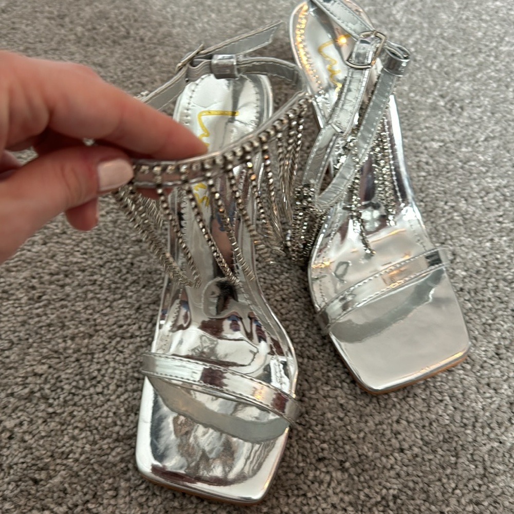 Silver Lulu’s Heels - Picture 2 of 4